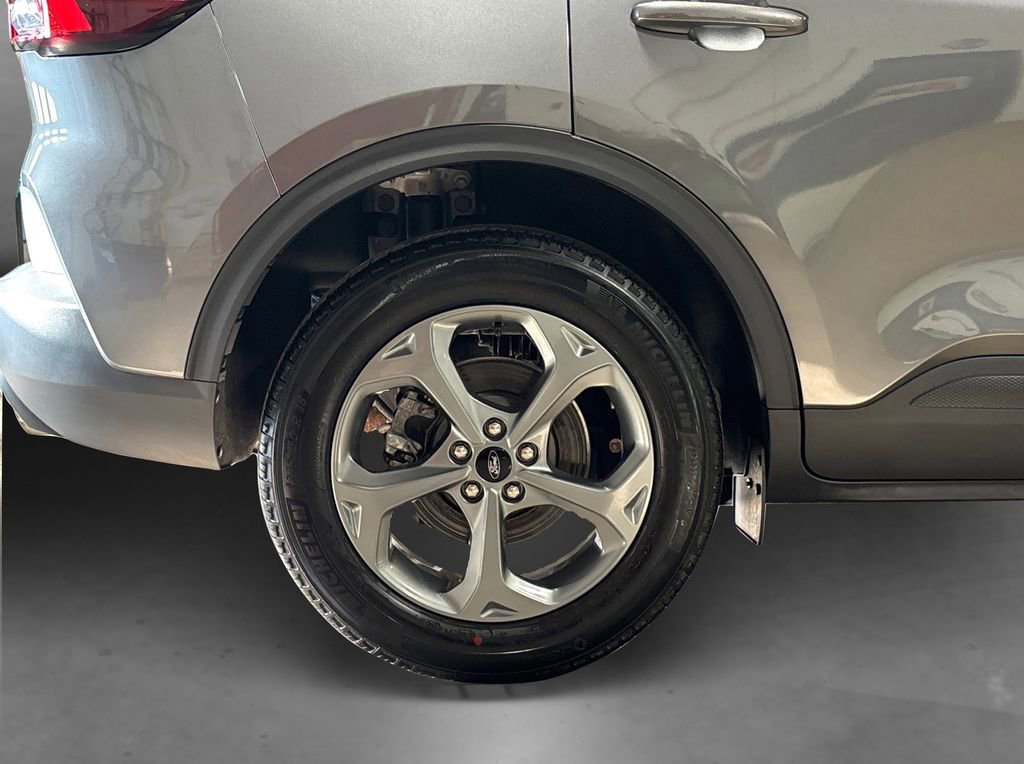Certified 2025 Ford Escape ST-Line image 18