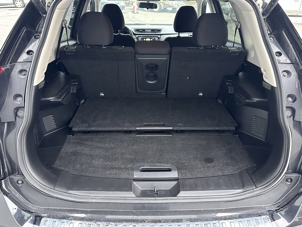 Used 2018 Nissan Rogue SV w/ Premium Package image 14