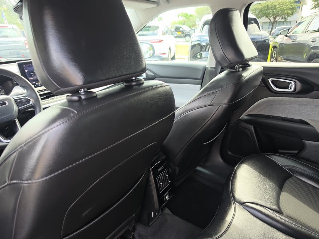 Used 2022 Jeep Compass Latitude w/ Sun and Sound Group FWD image 16