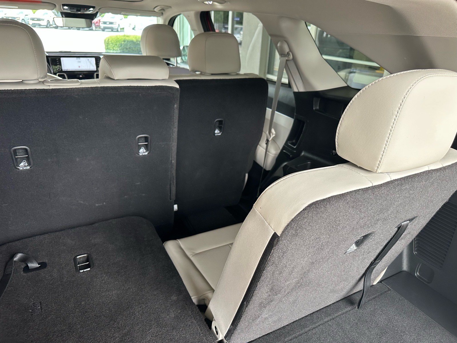 Used 2022 Kia Sorento S w/ Panoramic Sunroof Package FWD image 26