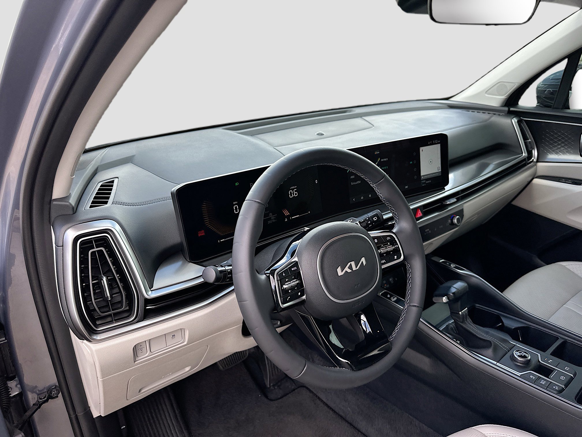 Used 2025 Kia Sorento S image 9