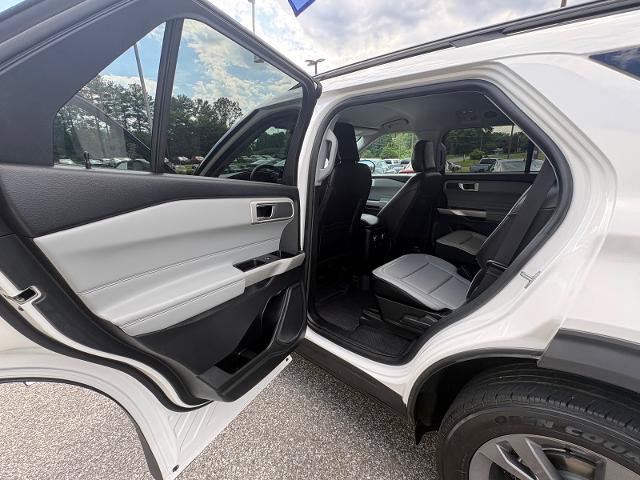 Certified 2021 Ford Explorer XLT w/ Equipment Group 202A AWD/4WD image 30