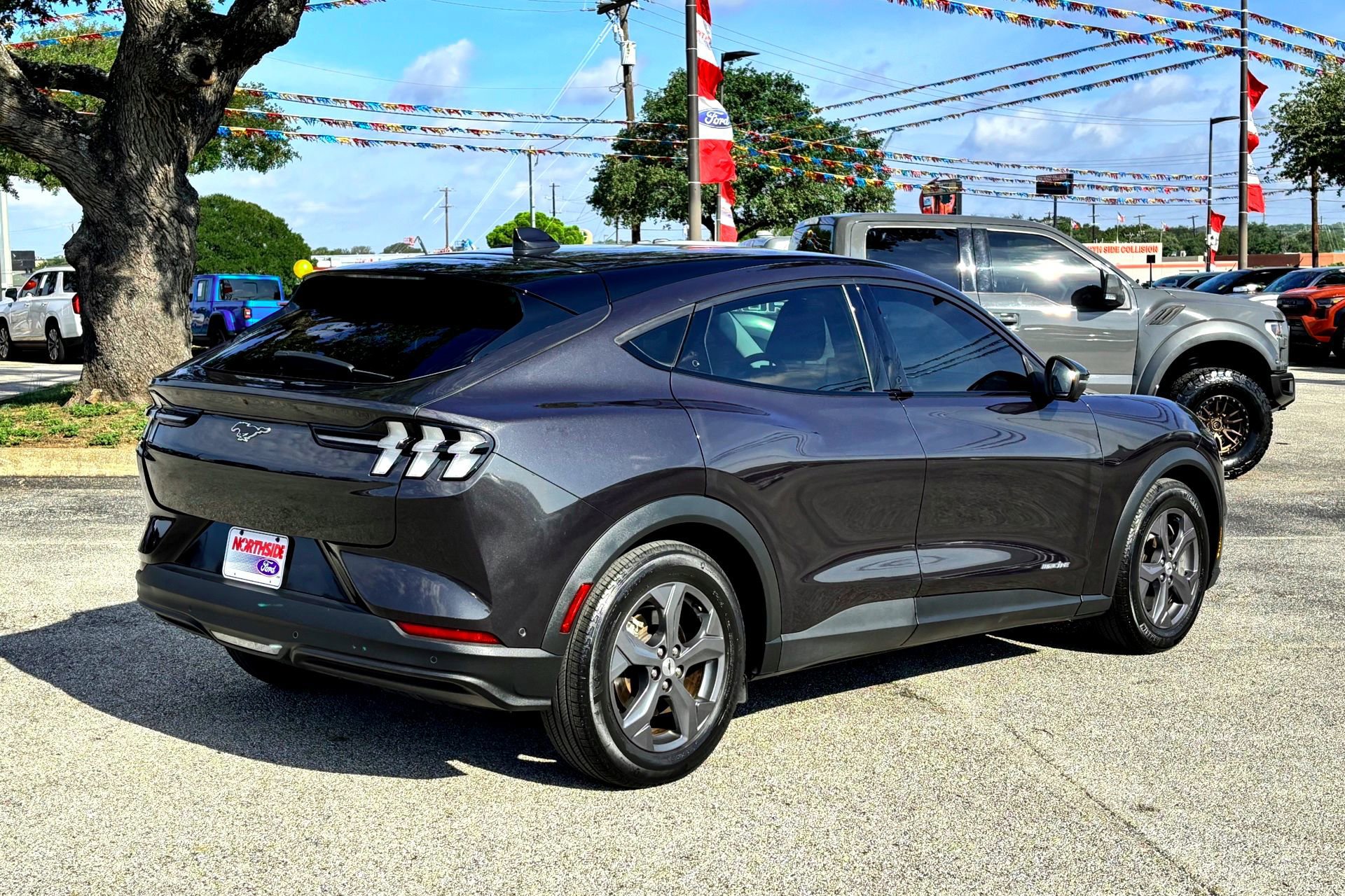 Certified 2022 Ford Mustang Mach-E Select w/ Comfort/Technology Package image 3
