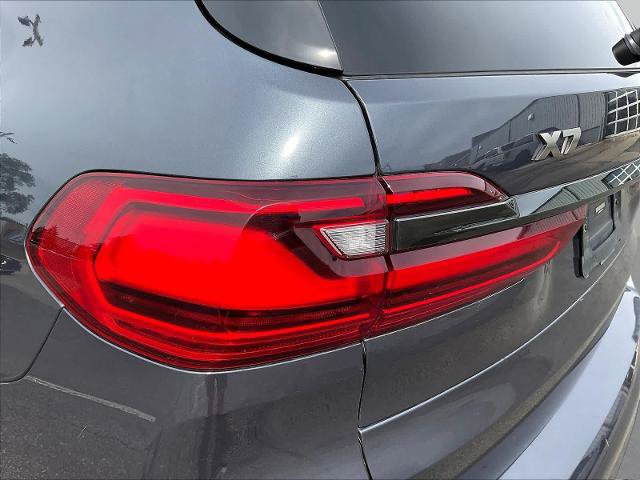 Used 2020 BMW X7 M50i w/ Dynamic Handling Package AWD/4WD image 24