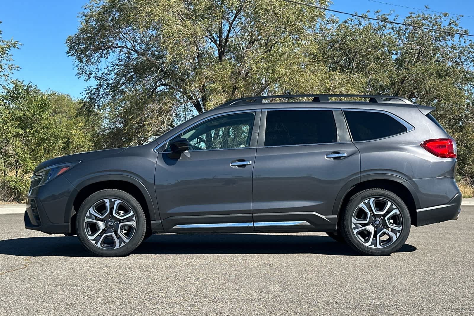 Used 2024 Subaru Ascent Touring AWD/4WD image 5
