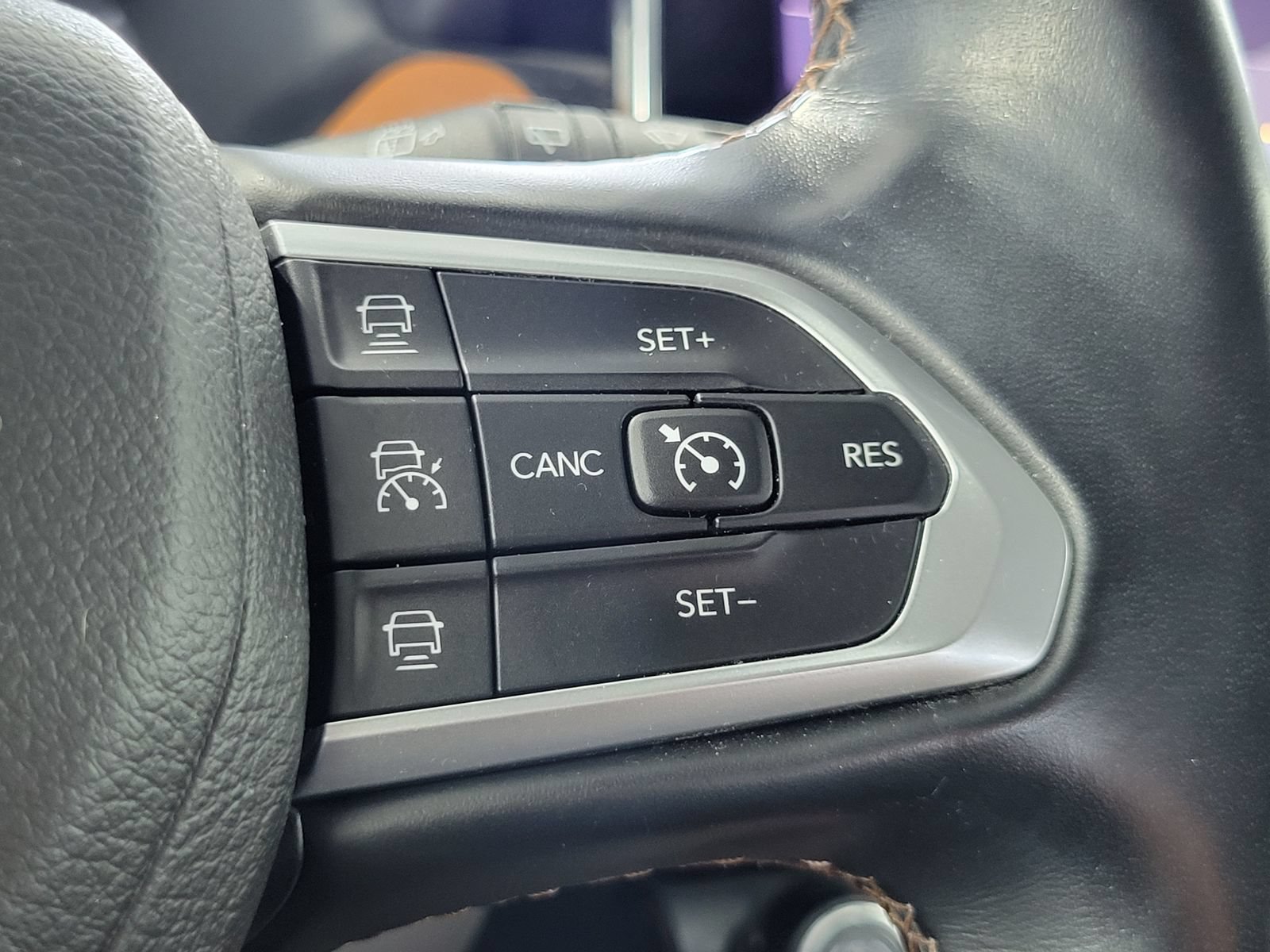 Used 2022 Jeep Compass Limited AWD/4WD image 17