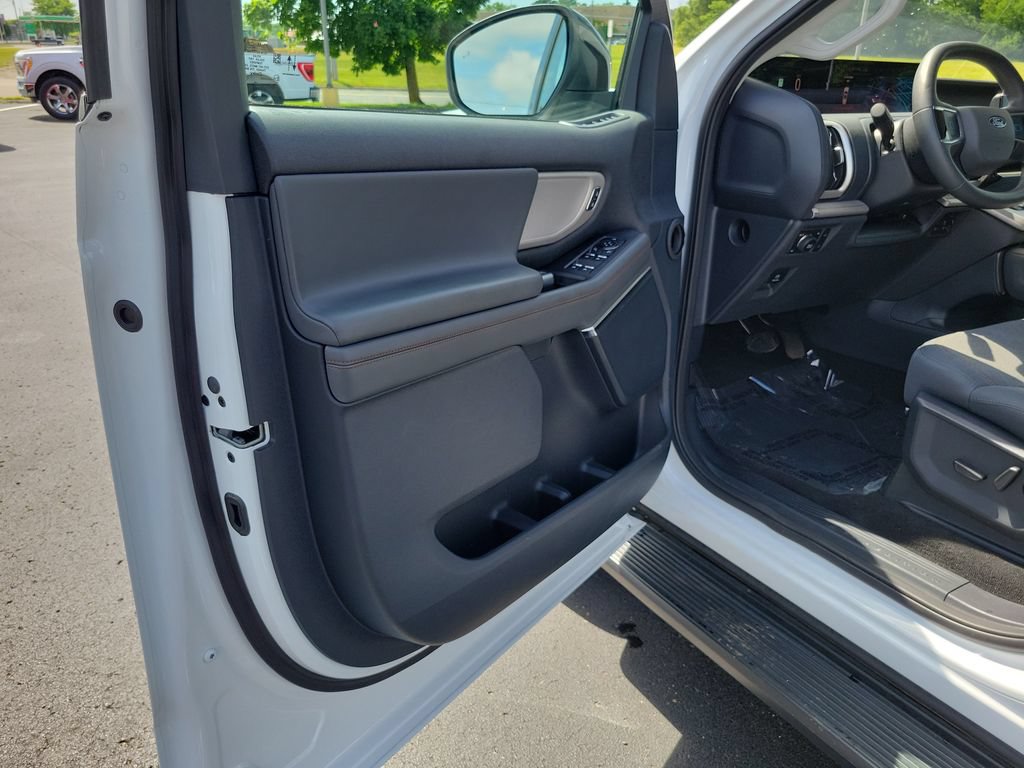 Certified 2025 Ford Expedition Max Active AWD/4WD image 6
