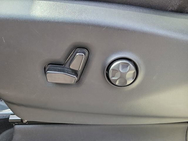 Used 2023 Chrysler Pacifica Limited image 19