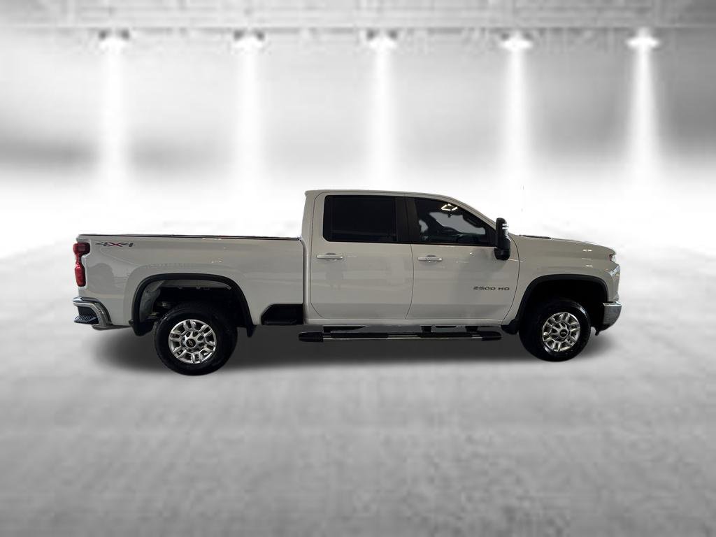 Used 2025 Chevrolet Silverado 2500 LT w/ Convenience Package AWD/4WD image 3