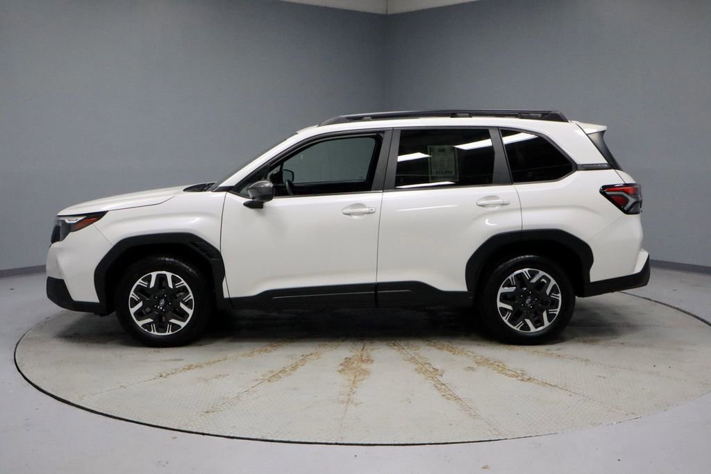 Used 2025 Subaru Forester Premium image 2