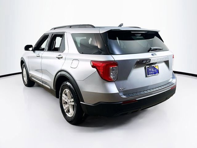 Certified 2022 Ford Explorer XLT image 3