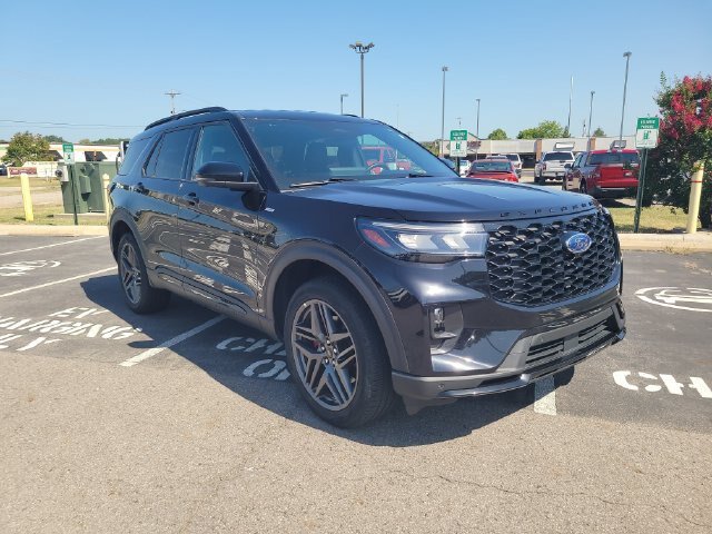Certified 2025 Ford Explorer ST-Line w/ ST-Line Street Pack AWD/4WD image 3