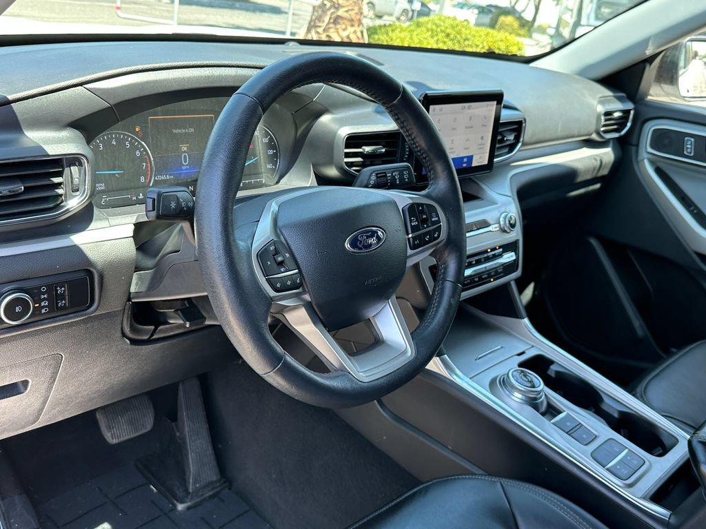 Certified 2023 Ford Explorer XLT w/ Equipment Group 202A RWD image 22