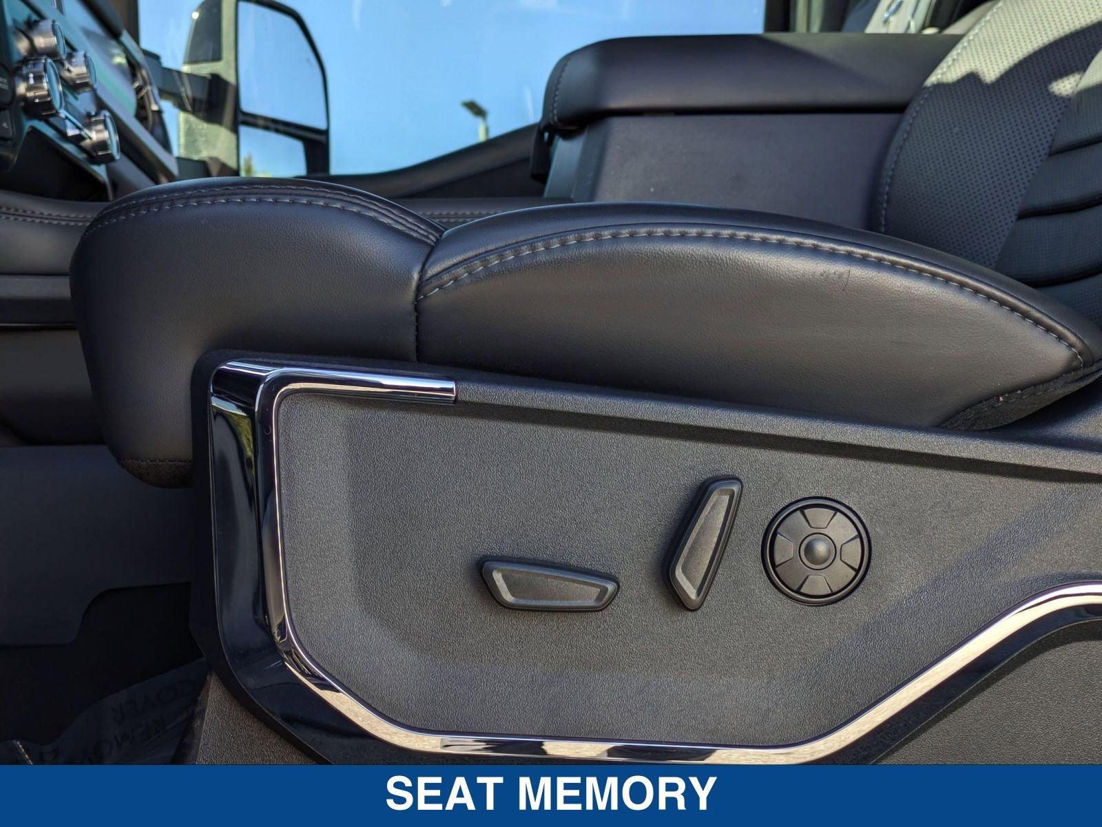 Certified 2025 Ford F350 Platinum image 23