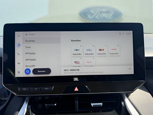 Used 2024 Toyota Venza XLE image 23