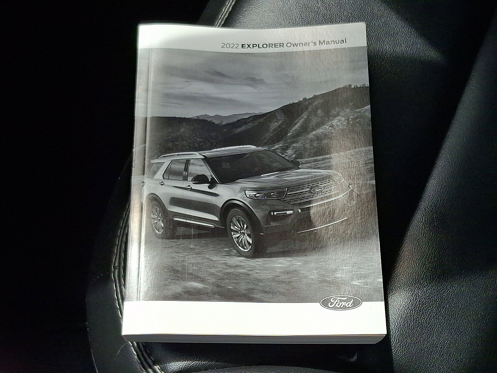 Certified 2022 Ford Explorer XLT w/ Equipment Group 202A AWD/4WD image 26