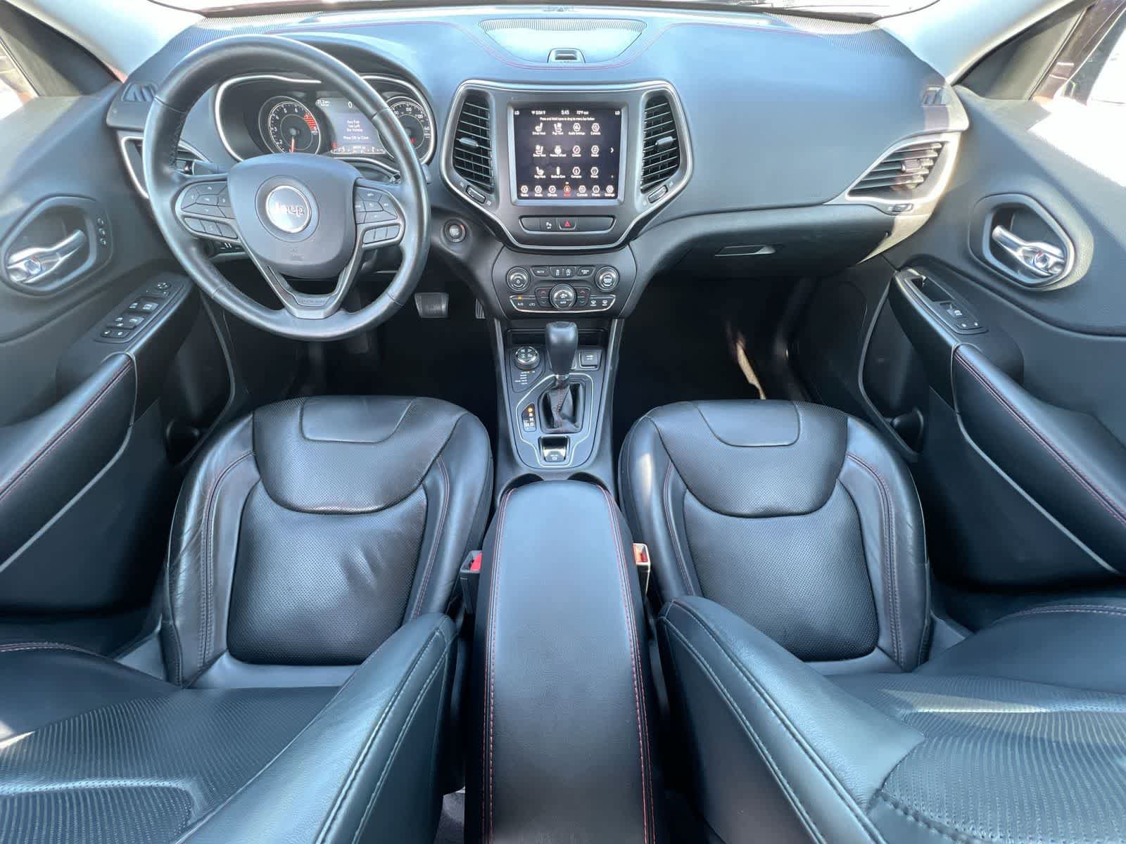 Used 2019 Jeep Cherokee Trailhawk AWD/4WD image 15