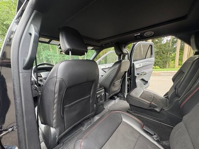 Certified 2023 Ford Explorer ST-Line w/ Class IV Trailer Tow Package AWD/4WD image 17