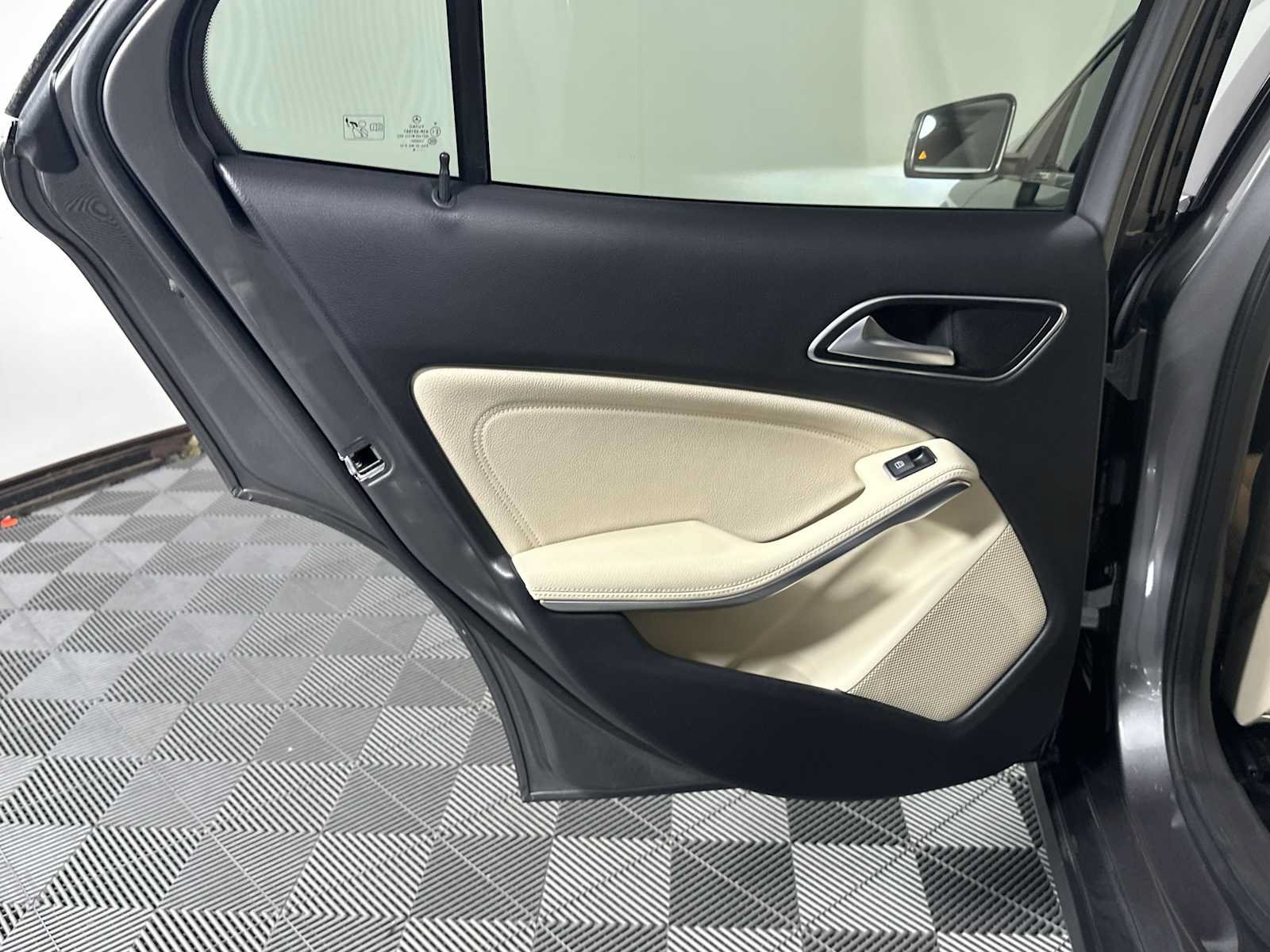 Used 2019 Mercedes-Benz GLA 250 image 28