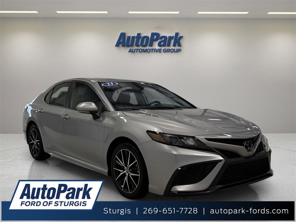 Used 2023 Toyota Camry SE image 7