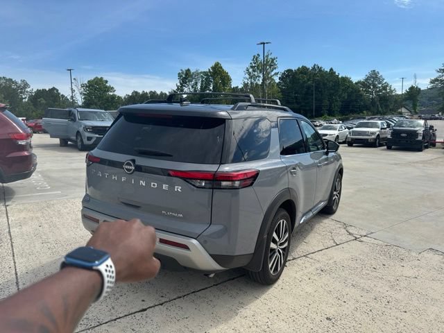 Used 2025 Nissan Pathfinder Platinum FWD image 16