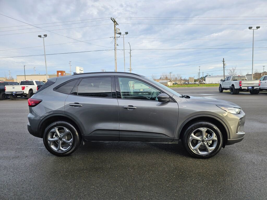 Certified 2025 Ford Escape ST-Line image 5