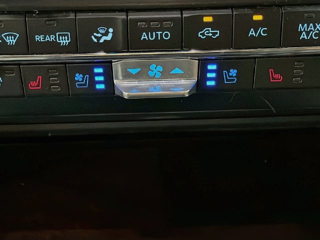 Certified 2024 Ford F250 King Ranch w/ Chrome Package AWD/4WD image 25