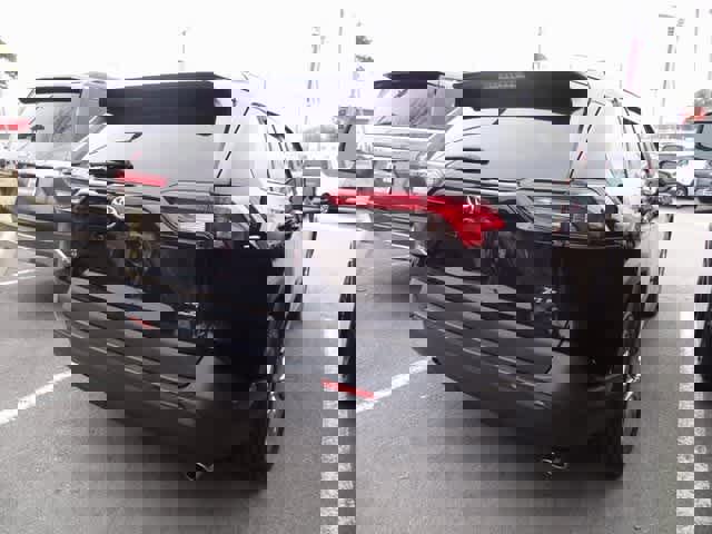 Used 2023 Toyota RAV4 XLE Premium image 6