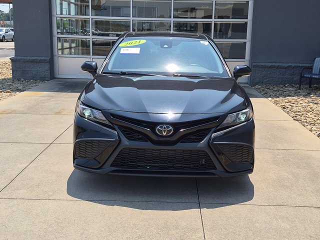 Used 2021 Toyota Camry SE w/ Convenience Package FWD image 9