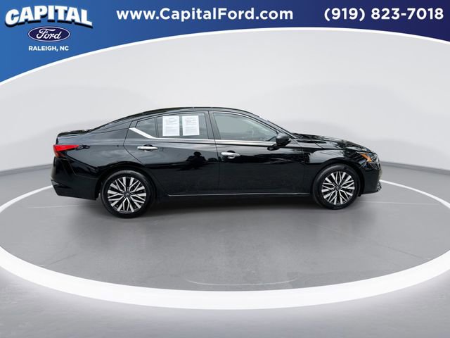 Used 2025 Nissan Altima 2.5 SV FWD image 9