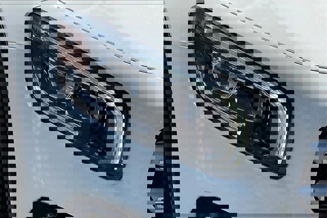 Used 2021 Mercedes-Benz GLB 250 w/ Premium Package image 28