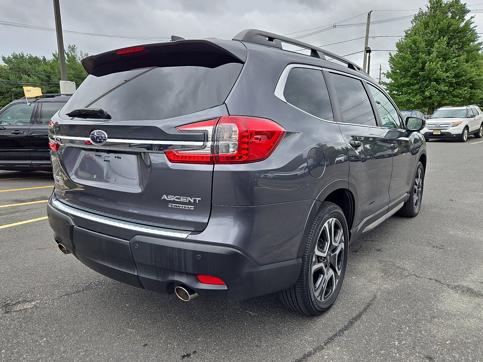 Used 2024 Subaru Ascent Limited w/ Technology Package AWD/4WD image 10