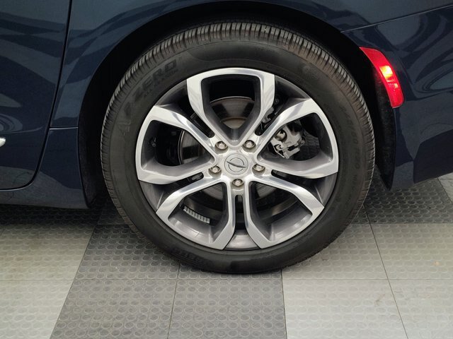 Used 2024 Chrysler Pacifica Pinnacle FWD image 17