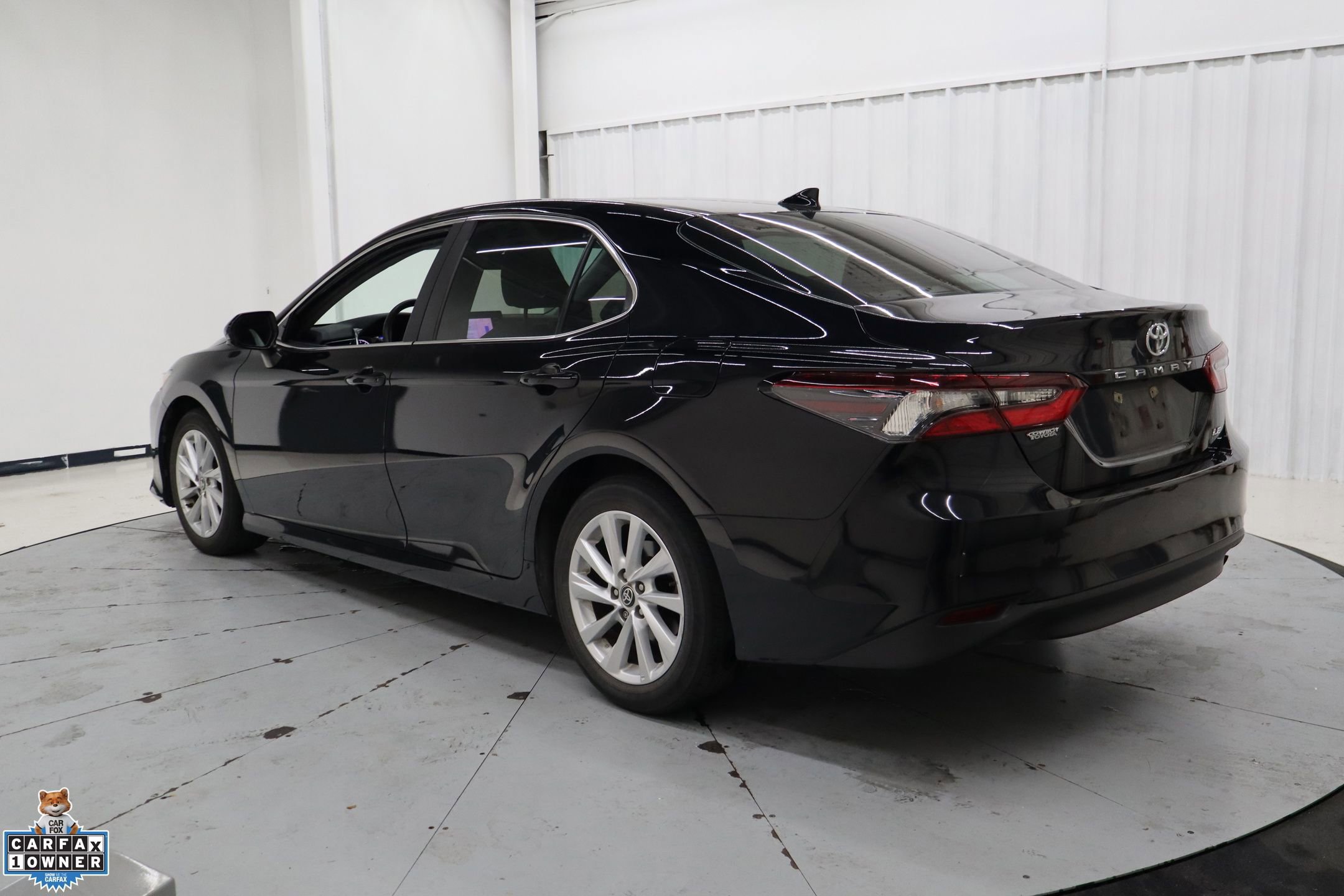Used 2024 Toyota Camry LE image 5
