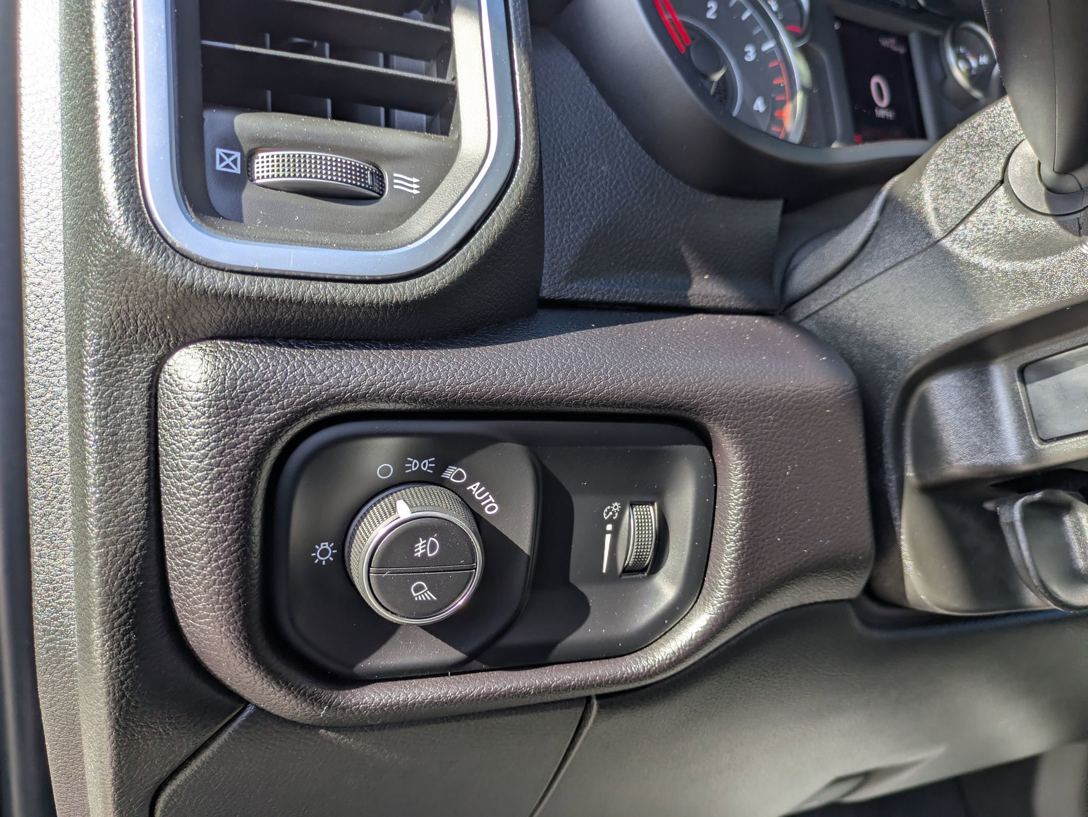 Used 2025 RAM 2500 Big Horn AWD/4WD image 16