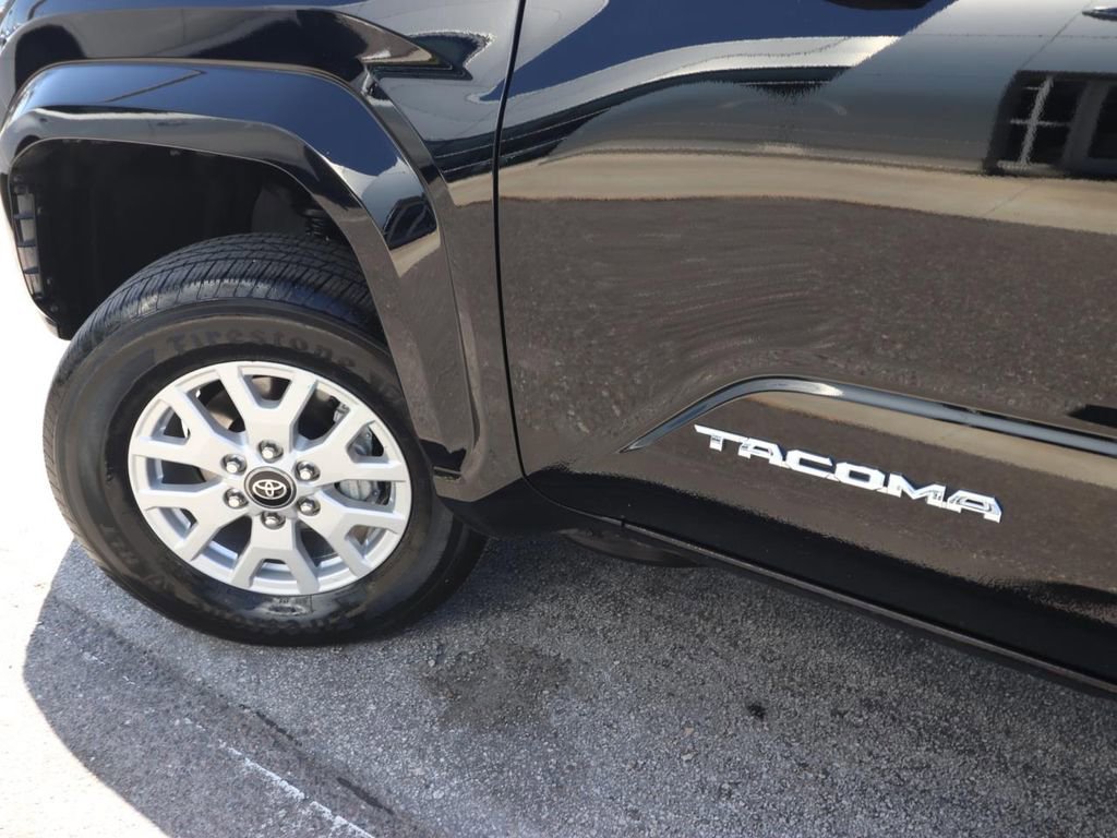 Used 2024 Toyota Tacoma SR5 w/ SR5 Upgrade Package AWD/4WD image 9