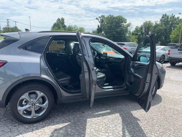 Certified 2025 Ford Escape ST-Line AWD/4WD image 11