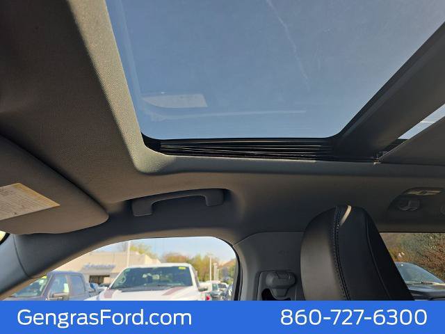 Certified 2022 Ford Explorer XLT w/ Equipment Group 202A AWD/4WD image 30