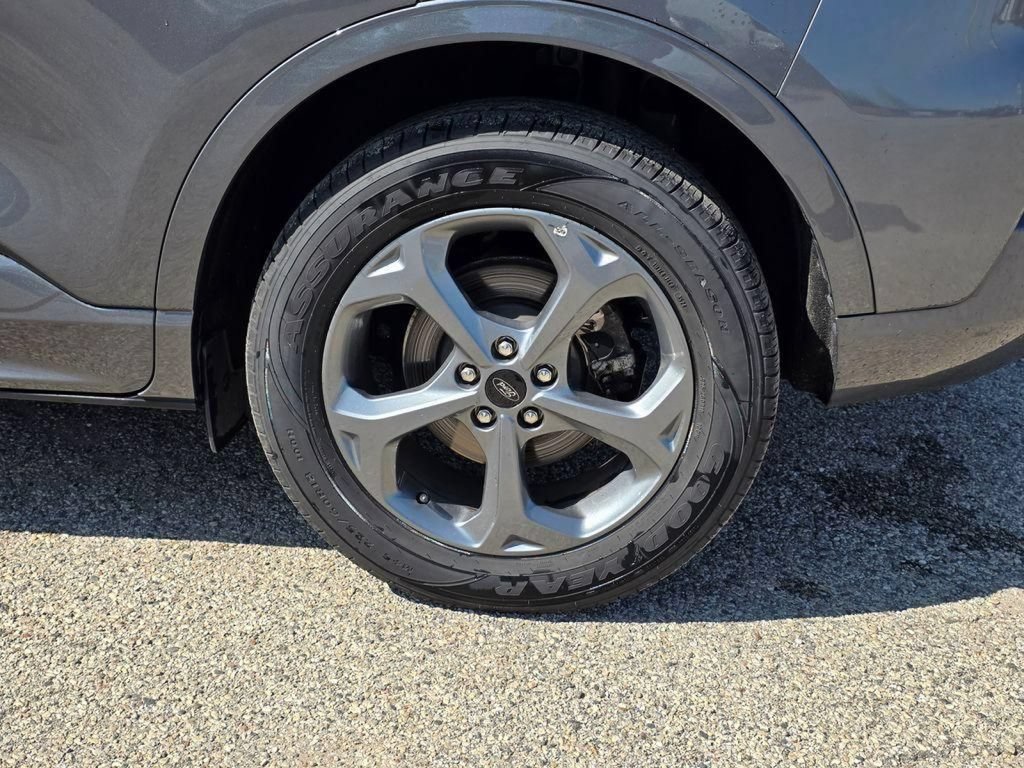Certified 2024 Ford Escape ST-Line AWD/4WD image 12