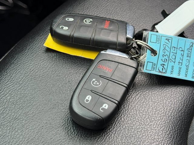 Used 2019 Jeep Compass Latitude w/ Popular Equipment Group AWD/4WD image 30