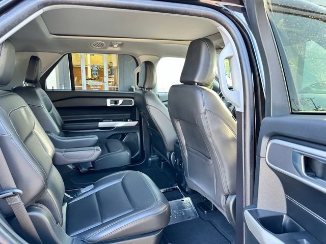 Certified 2022 Ford Explorer XLT w/ Equipment Group 202A AWD/4WD image 48
