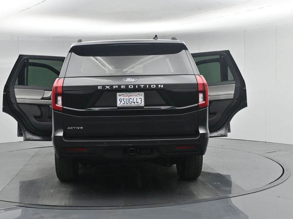 Certified 2025 Ford Expedition Active image 58