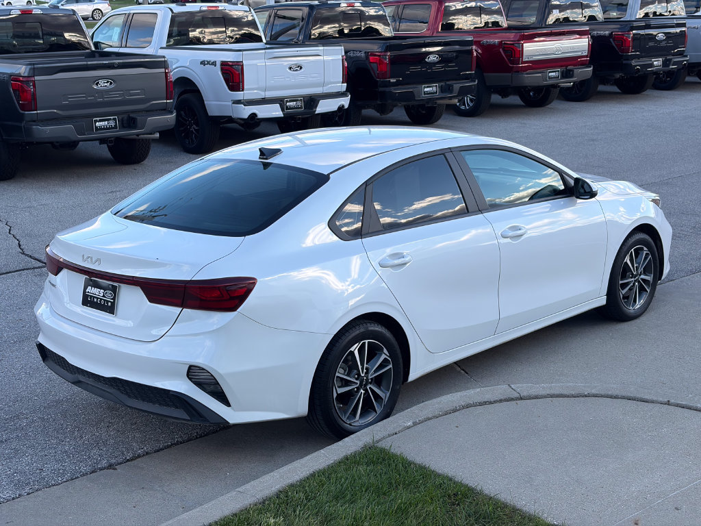 Used 2024 Kia Forte LXS w/ LXS Technology Package FWD image 6