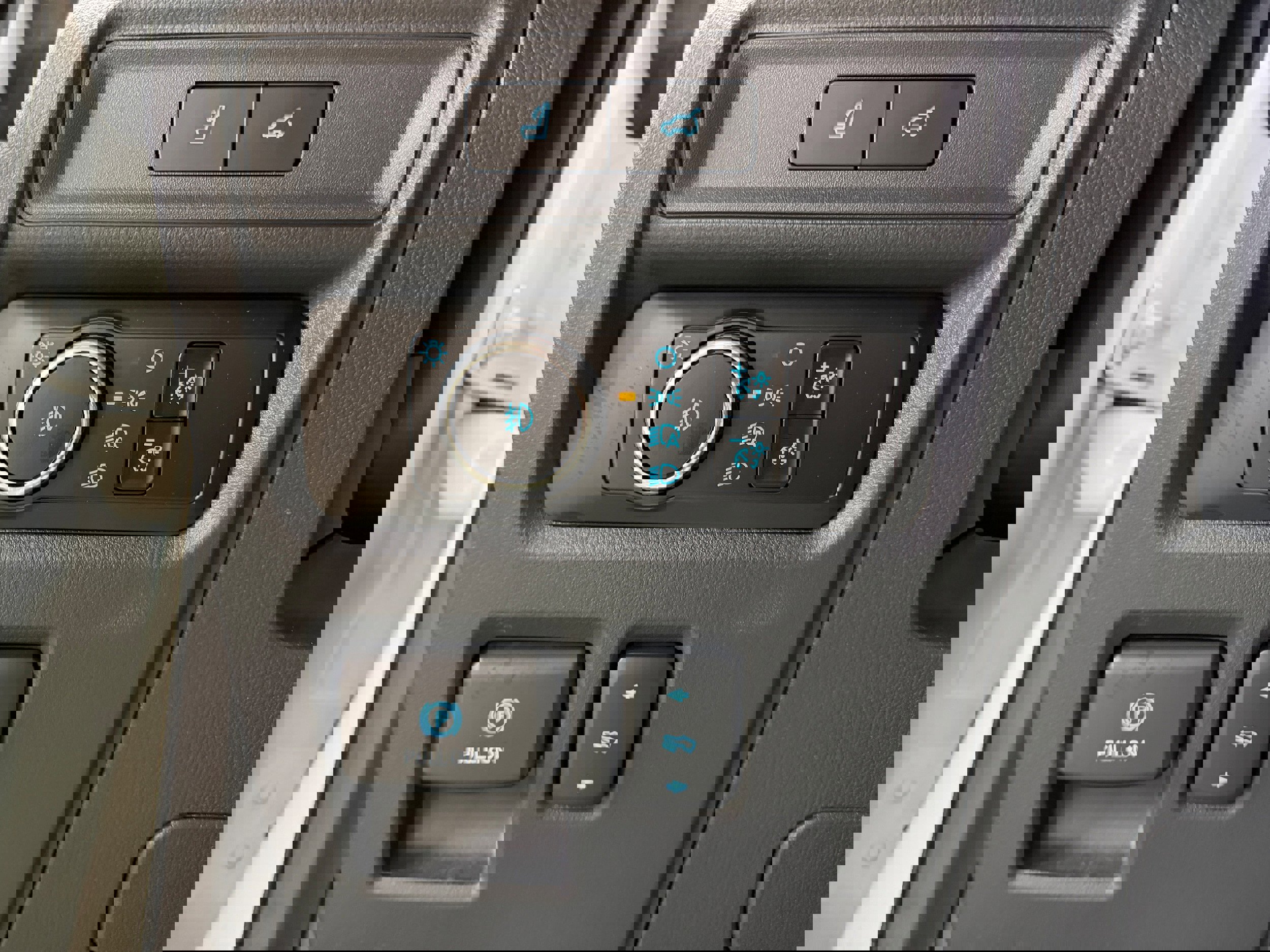 Certified 2024 Ford Expedition Limited image 13