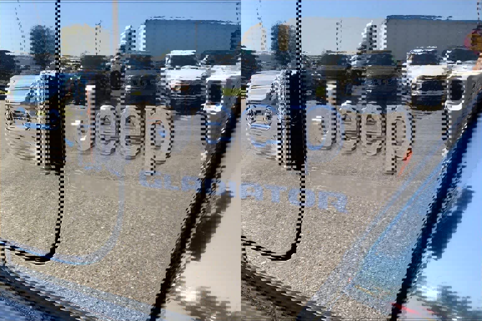 Used 2022 Jeep Gladiator Sport image 12