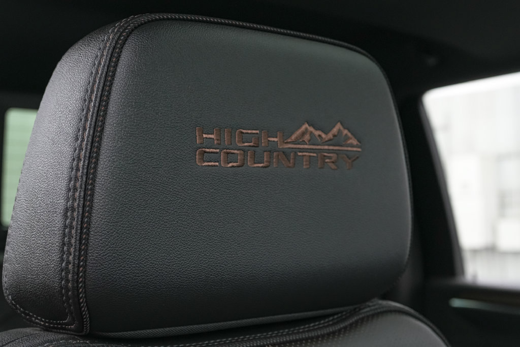 Used 2024 Chevrolet Silverado 2500 High Country w/ Technology Package AWD/4WD image 27