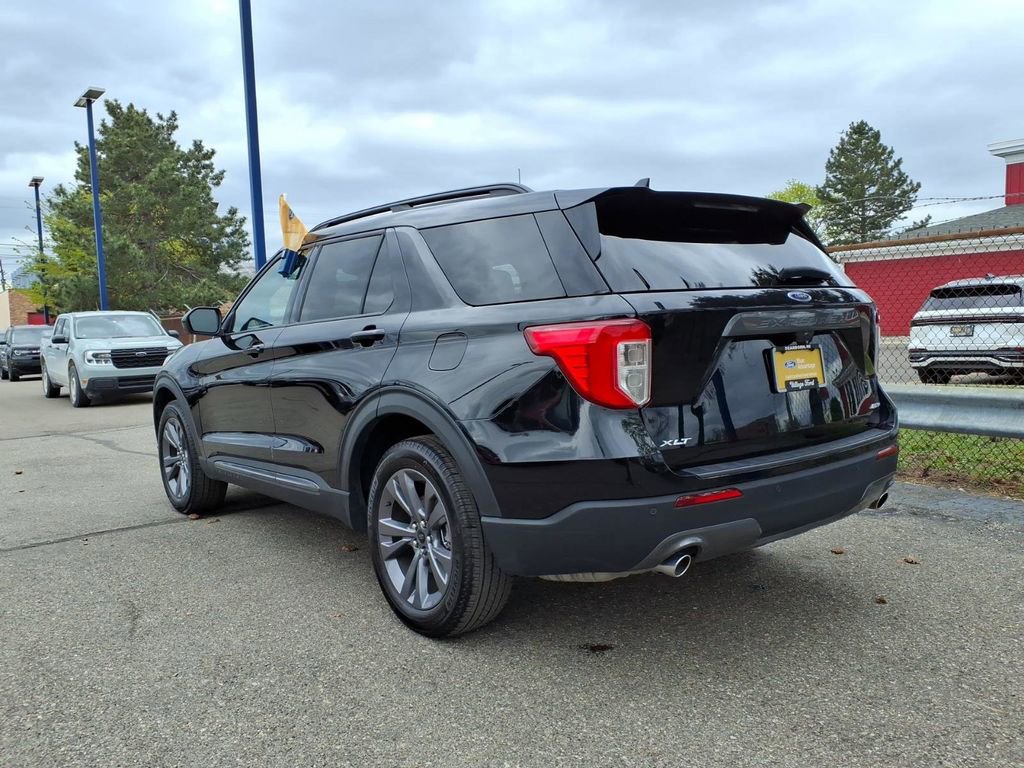 Certified 2024 Ford Explorer XLT w/ Equipment Group 202A AWD/4WD image 8