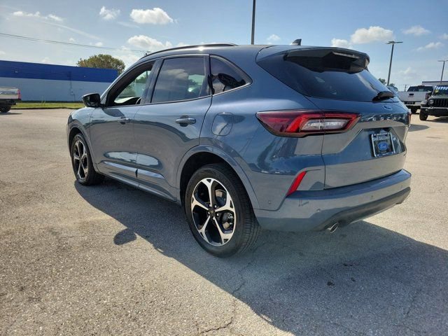 Certified 2023 Ford Escape ST-Line Elite w/ Premium Technology Package image 2