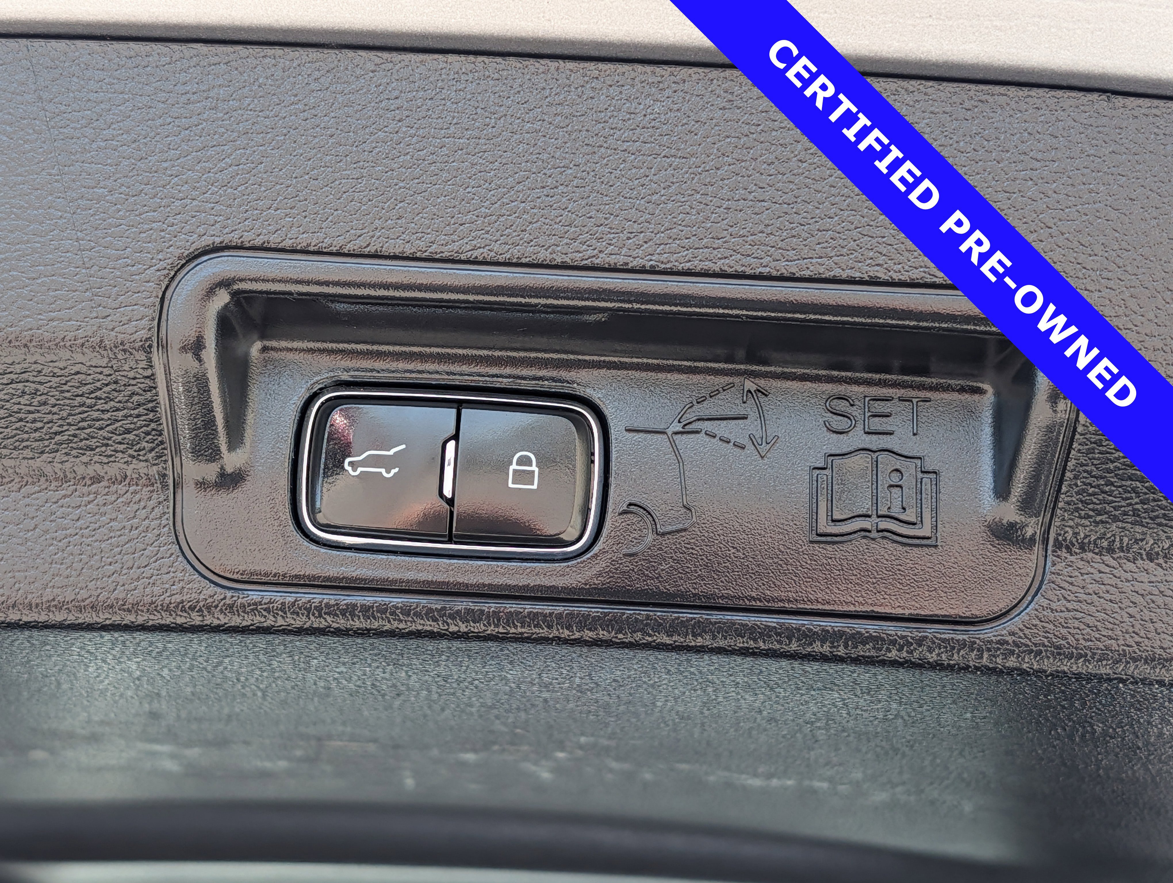 Certified 2021 Ford Explorer XLT w/ Equipment Group 202A RWD image 14