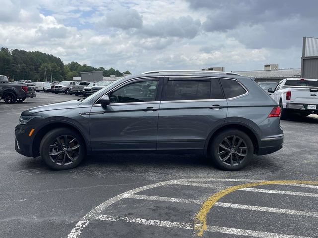 Used 2023 Volkswagen Tiguan SE w/ Panoramic Sunroof Package FWD image 7